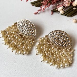 Elegant pearl earrings